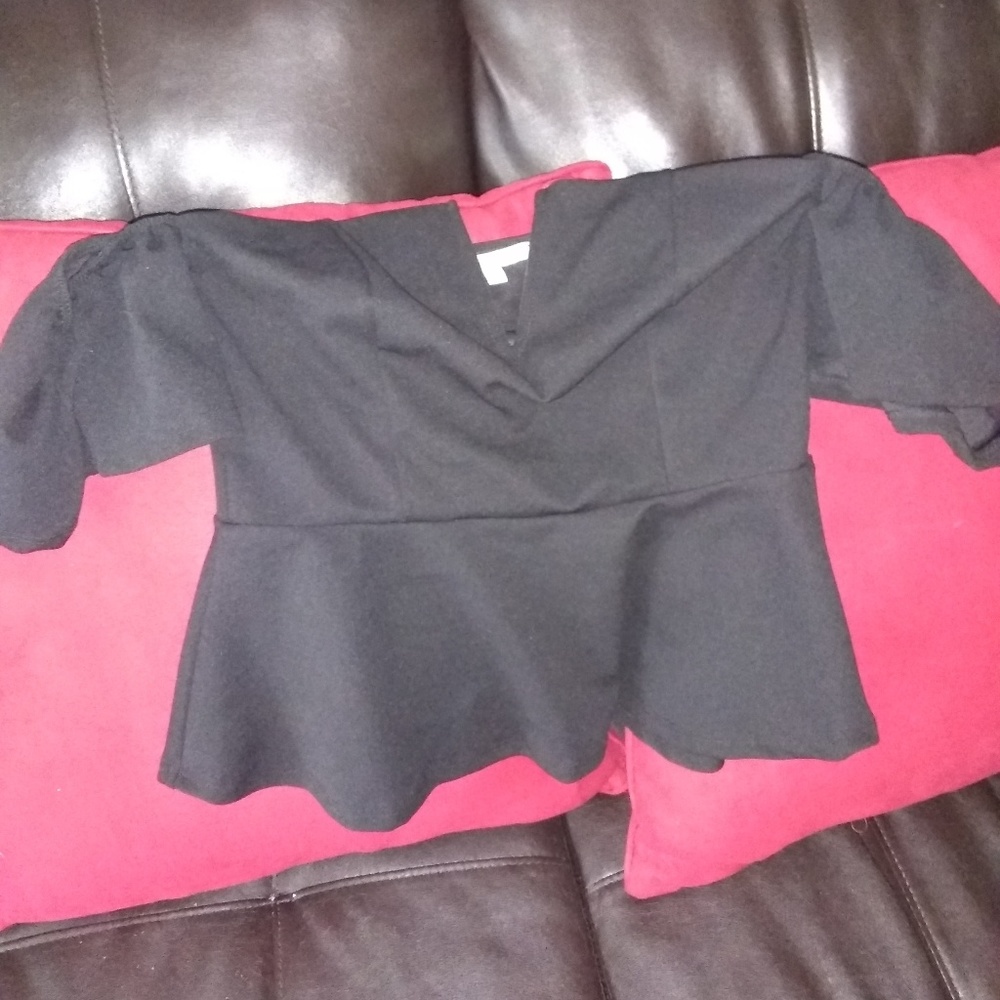 Clothes - Picture 5 of 8
